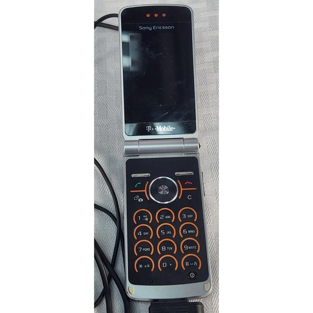 Sony Ericsson Flip Cell Phone Black T-Mobile No SIM